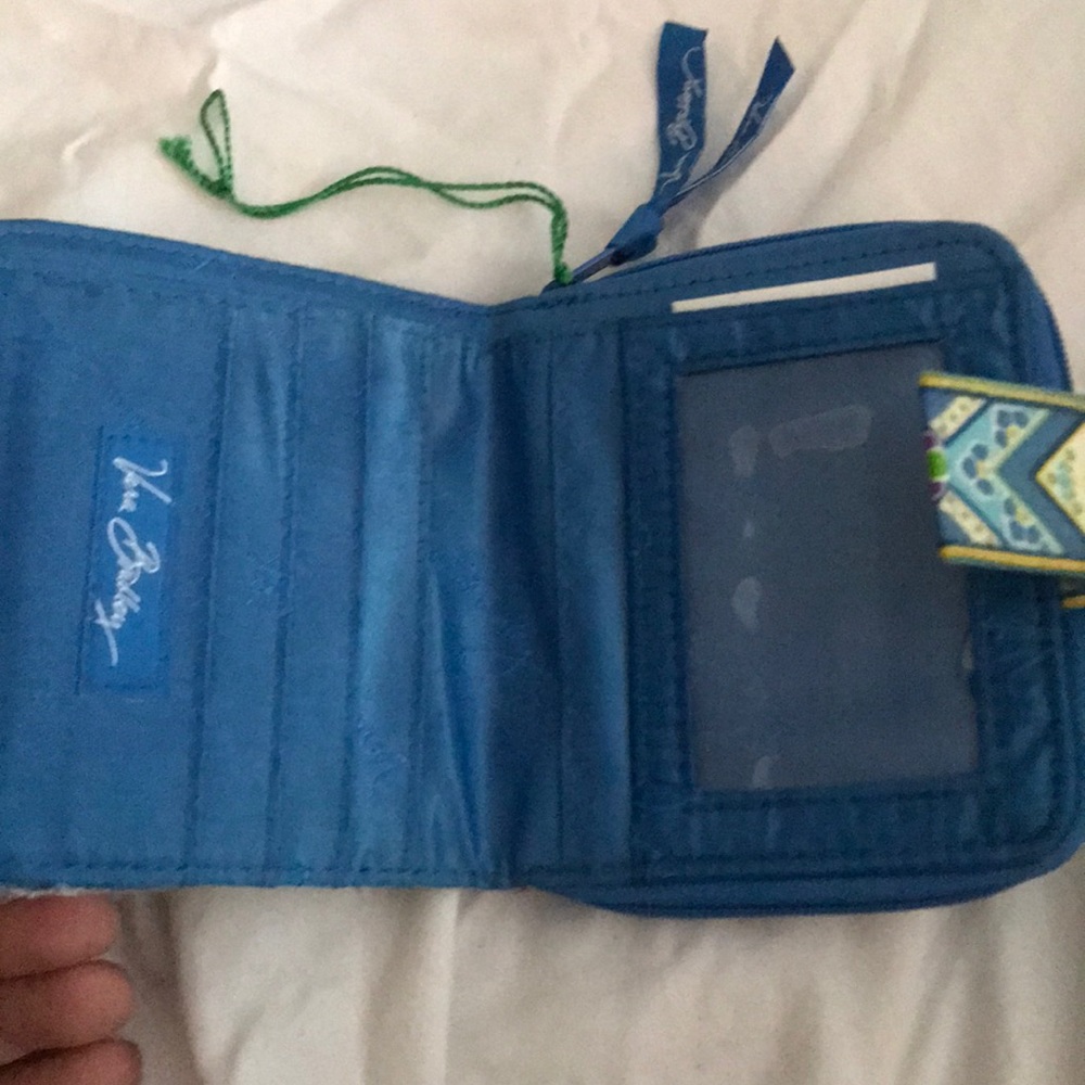 Vera Bradley wallet - Picture 4 of 7